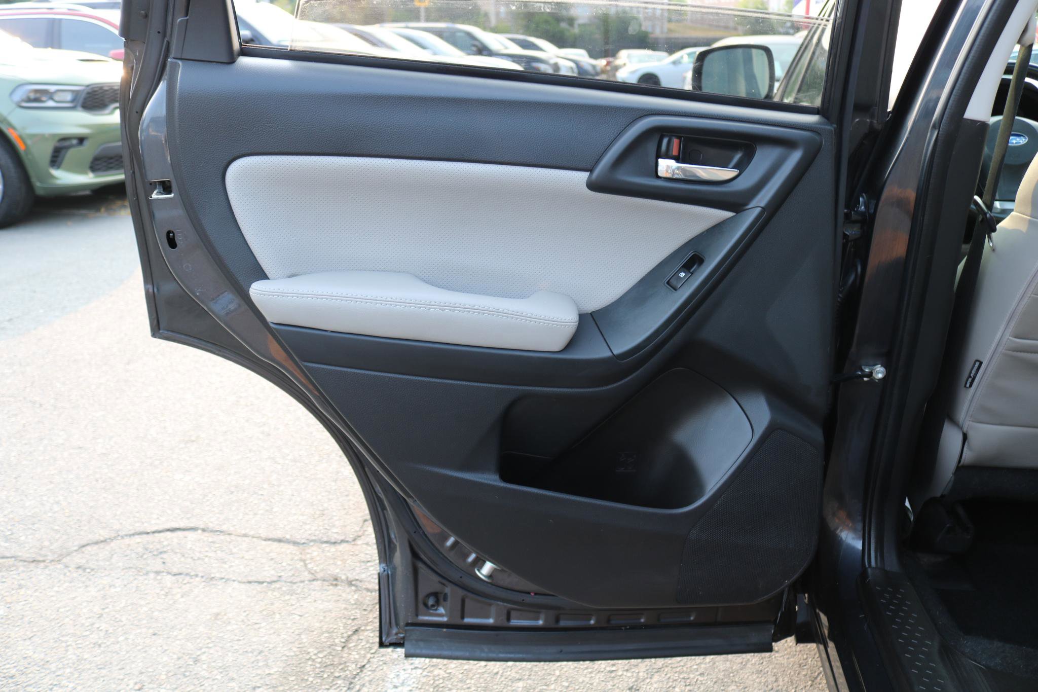 Used 2014 Subaru Forester 2.5i Limited AWD/4WD image 27