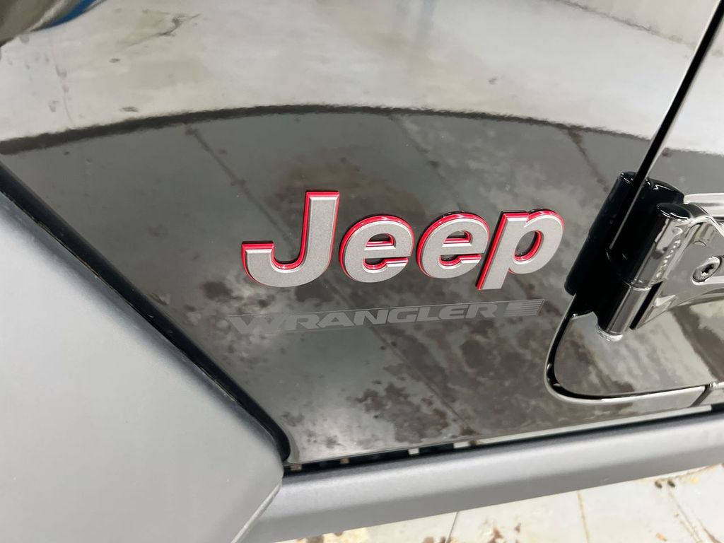 Used 2023 Jeep Wrangler Unlimited Rubicon AWD/4WD image 24