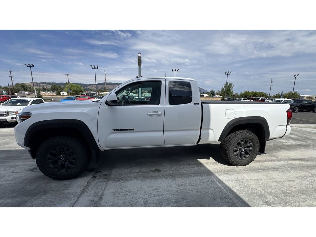 Used 2022 Toyota Tacoma SR5 image 4