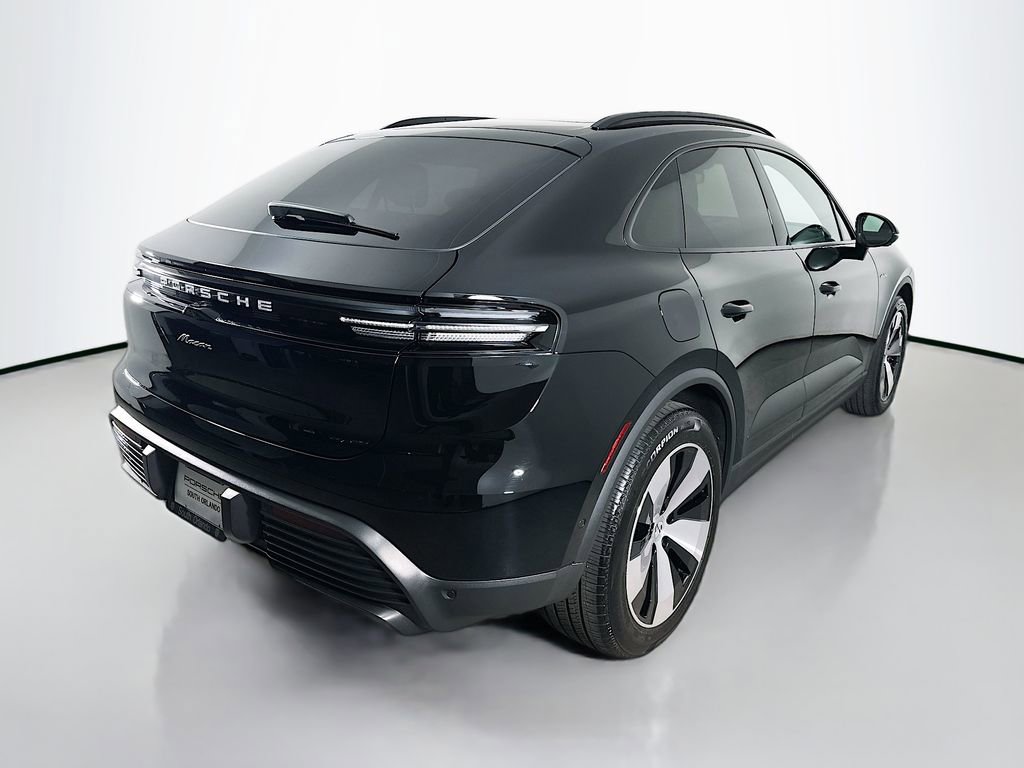 Certified 2025 Porsche Macan Electric RWD image 9