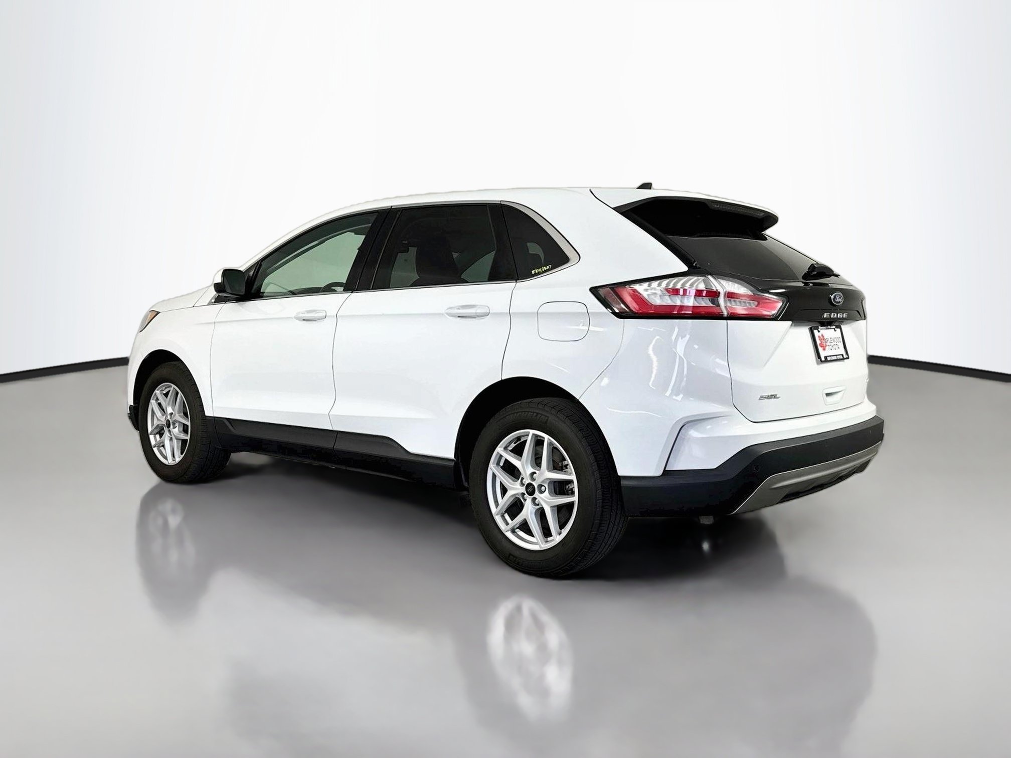 Used 2023 Ford Edge SEL AWD/4WD image 5