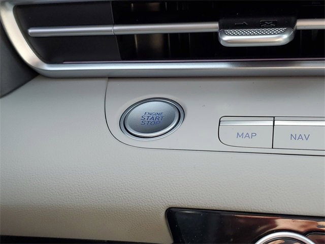 Used 2023 Hyundai Elantra Limited image 32