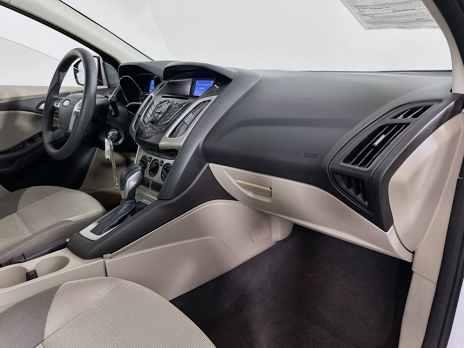 Used 2014 Ford Focus SE FWD image 25