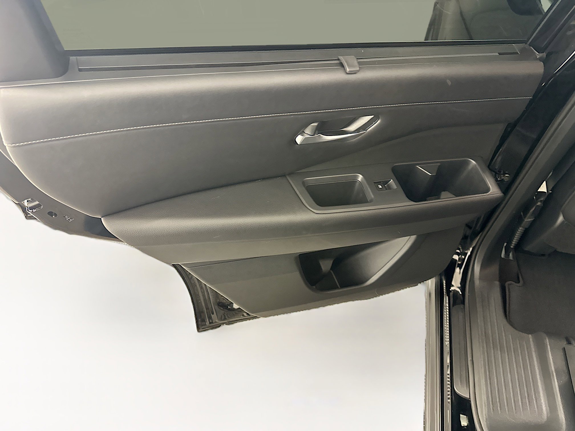 Used 2023 Nissan Pathfinder SL AWD/4WD image 26