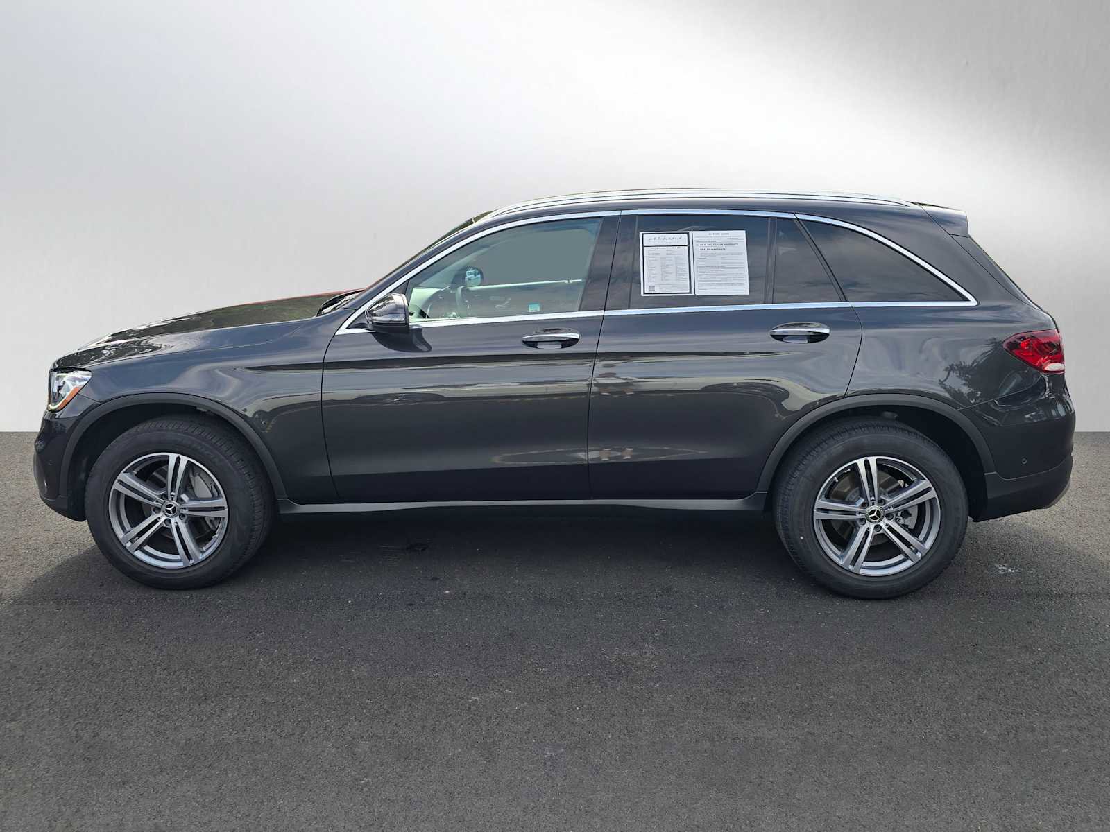 Used 2022 Mercedes-Benz GLC 300 4MATIC image 4