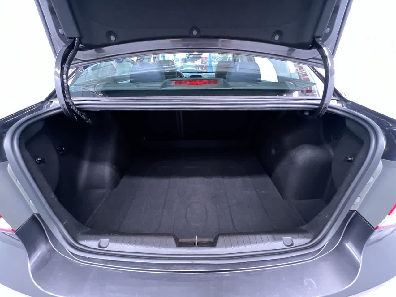 Used 2016 Chevrolet Cruze LT w/ Sun And Sound Package FWD image 40
