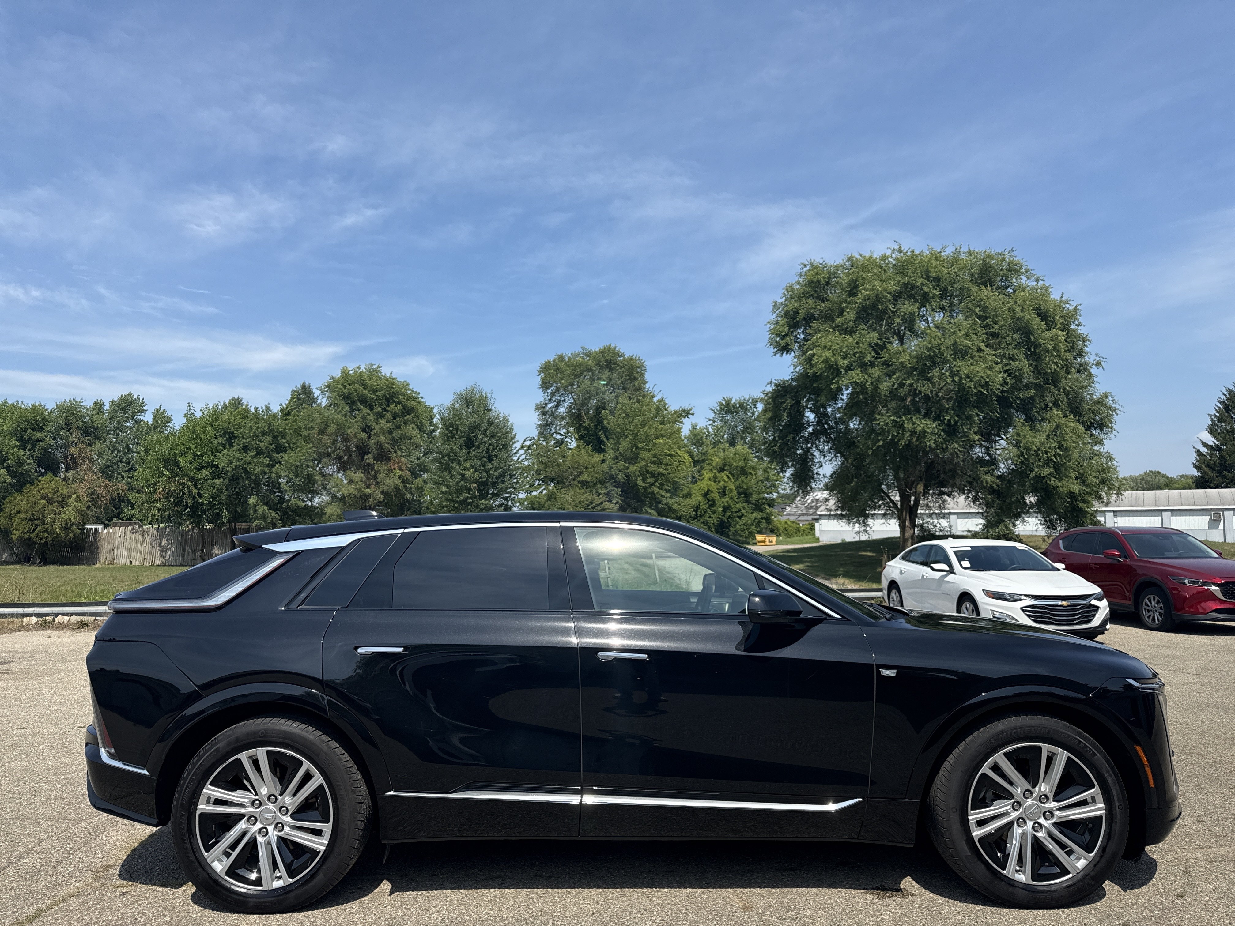 Used 2024 Cadillac Lyriq Tech RWD image 2