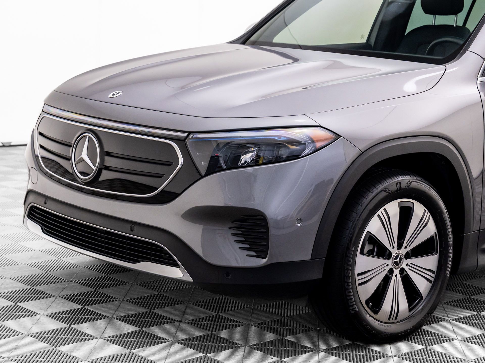 Used 2023 Mercedes-Benz EQB 300 4MATIC w/ Exclusive Package image 38