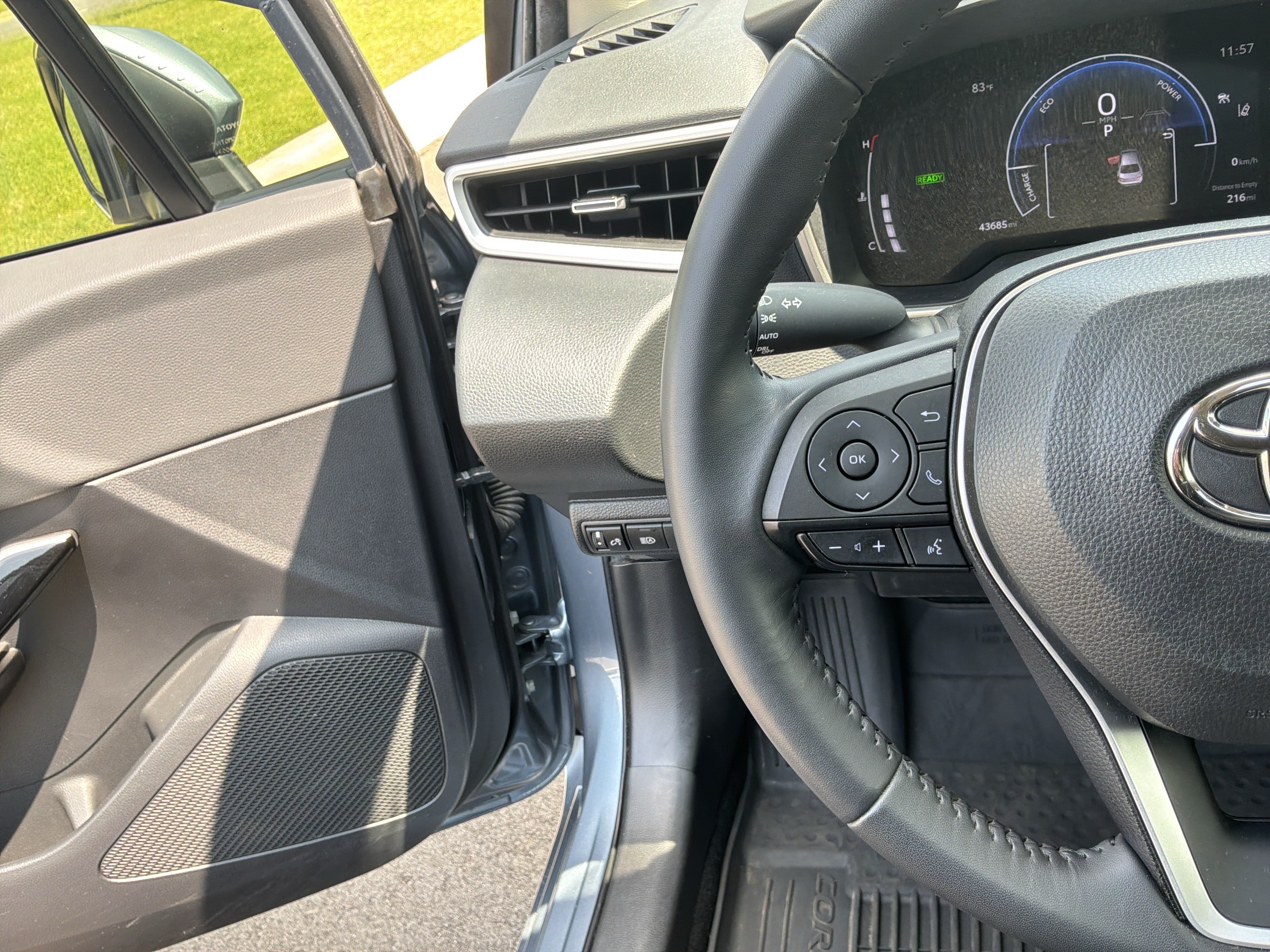 Used 2023 Toyota Corolla XLE FWD image 19
