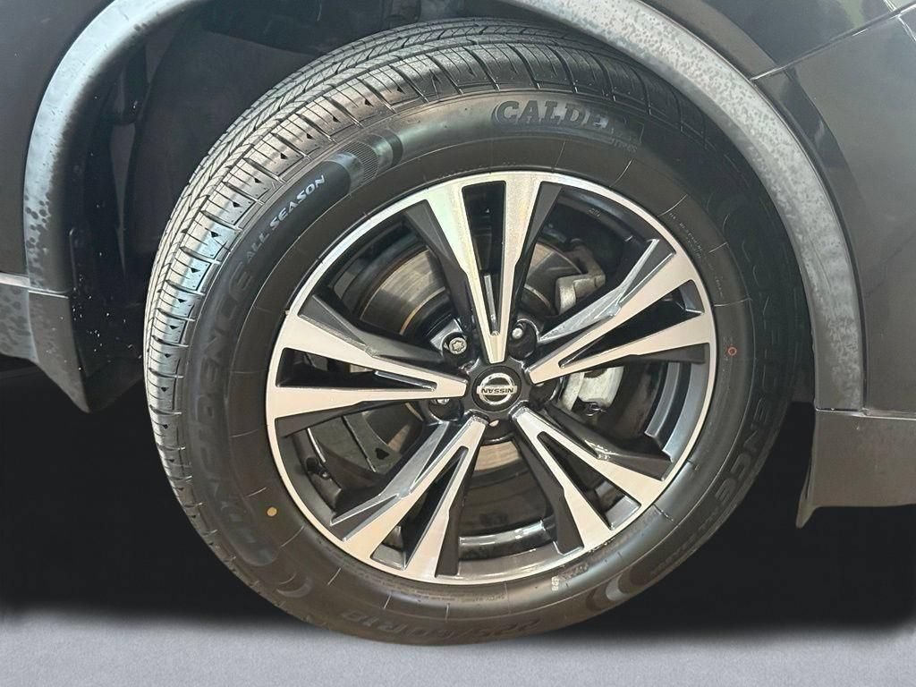 Used 2020 Nissan Rogue SV w/ Sun & Sound Touring Package AWD/4WD image 18
