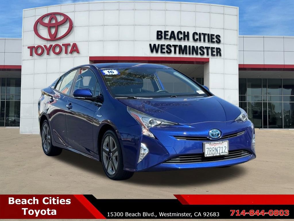 Used 2016 Toyota Prius Three Touring w/ Preferred Accessory Package image 2