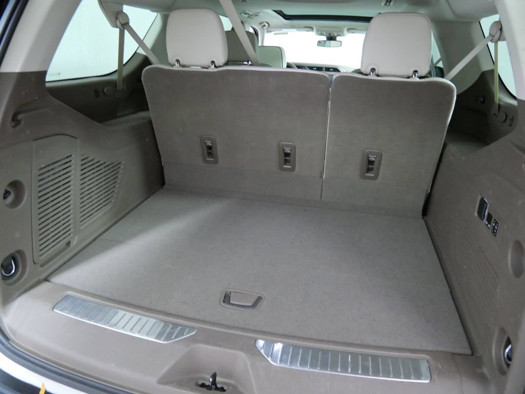 Used 2022 GMC Yukon XL Denali AWD/4WD image 6