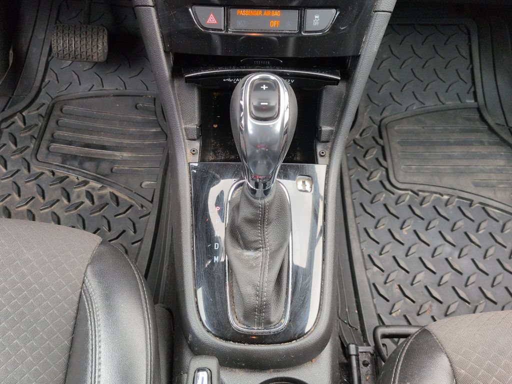 Used 2021 Buick Encore Preferred AWD/4WD image 13