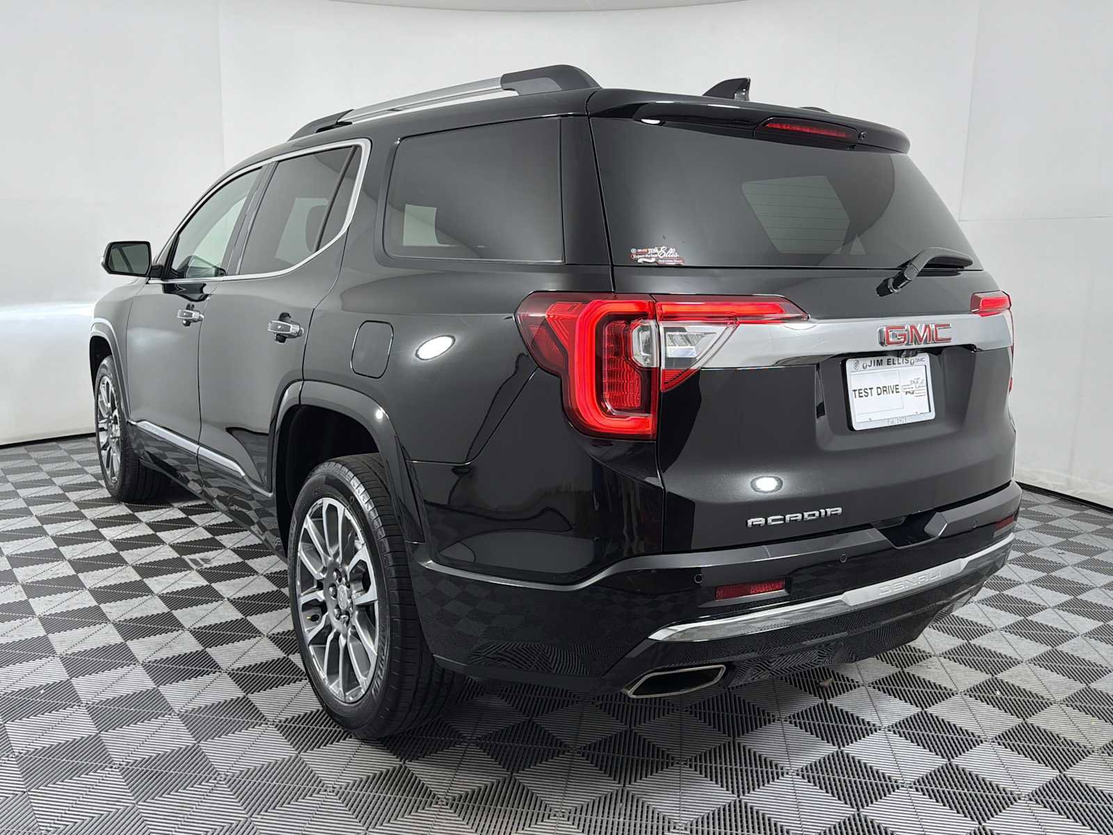 Certified 2022 GMC Acadia Denali w/ Denali Ultimate Package image 5