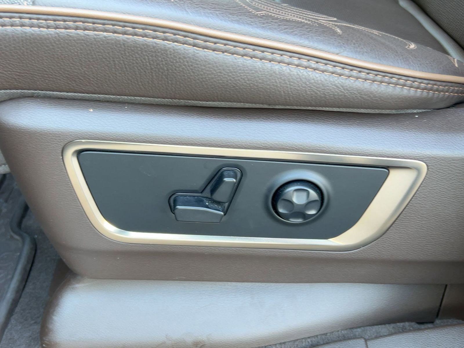 Used 2025 RAM 1500 Limited image 13