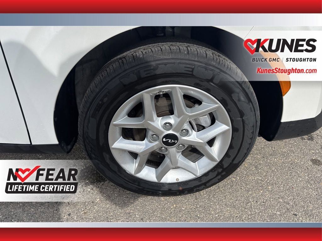 Used 2025 Kia Soul LX image 14