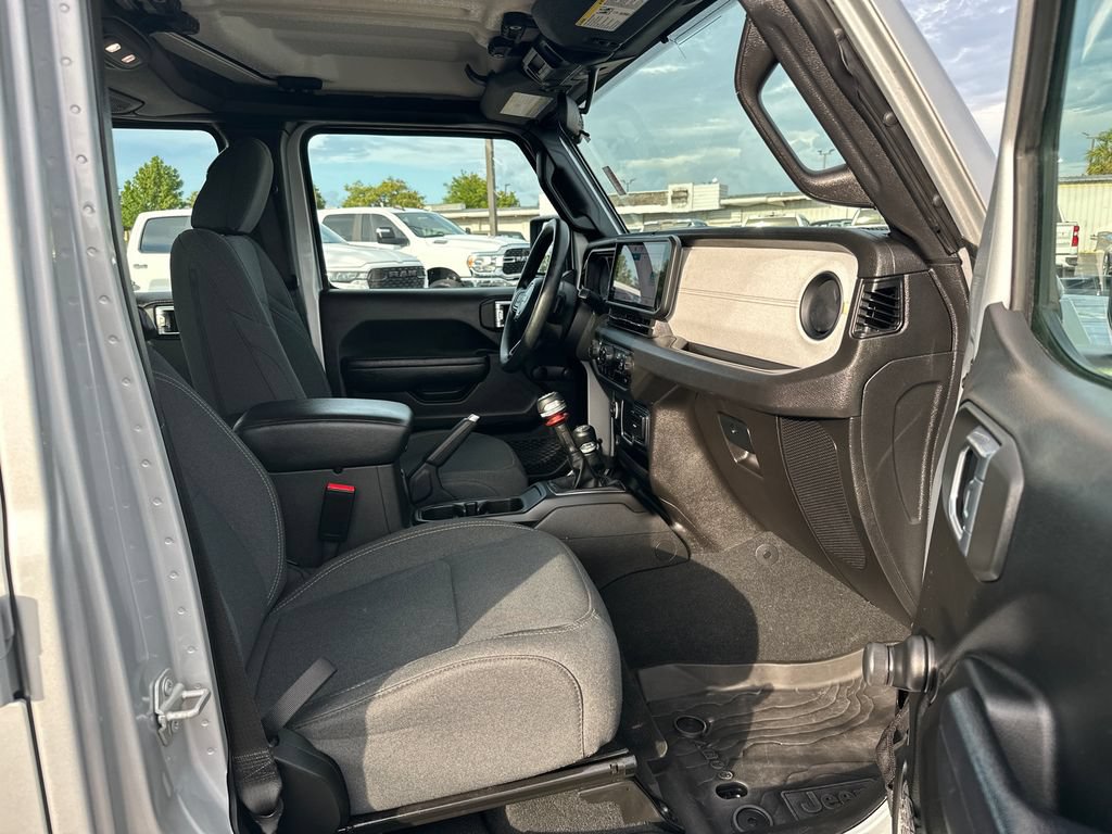 Used 2024 Jeep Gladiator Sport AWD/4WD image 20