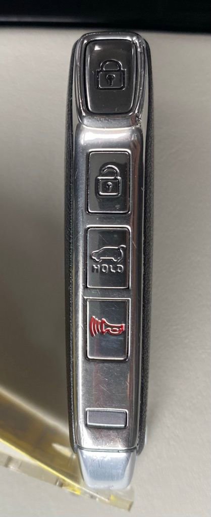 Certified 2023 Kia Carnival EX image 40