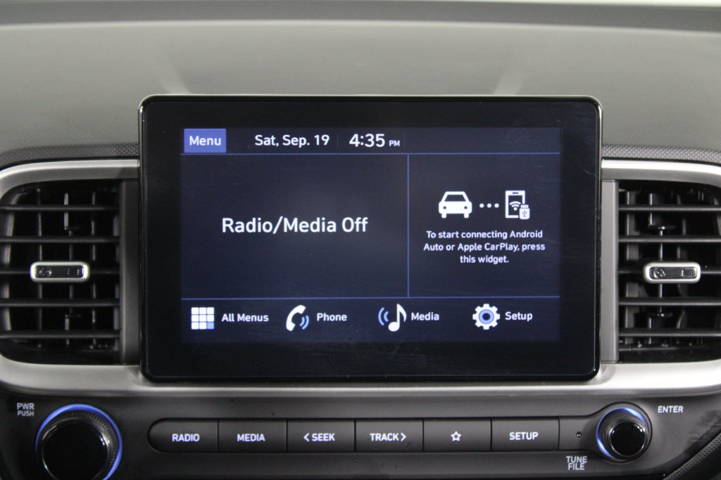 Certified 2025 Hyundai Venue SE FWD image 9