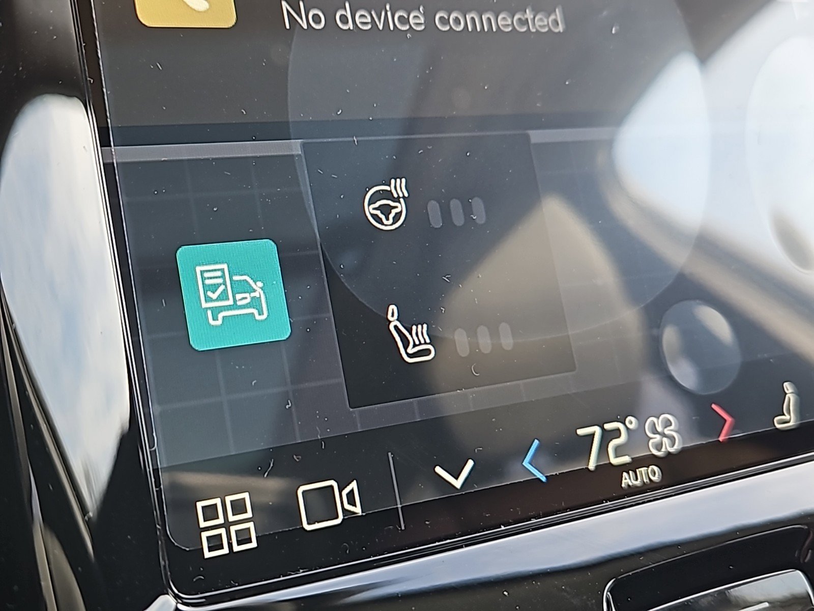 New 2025 Volvo XC60 T8 Plus w/ Climate Package image 10