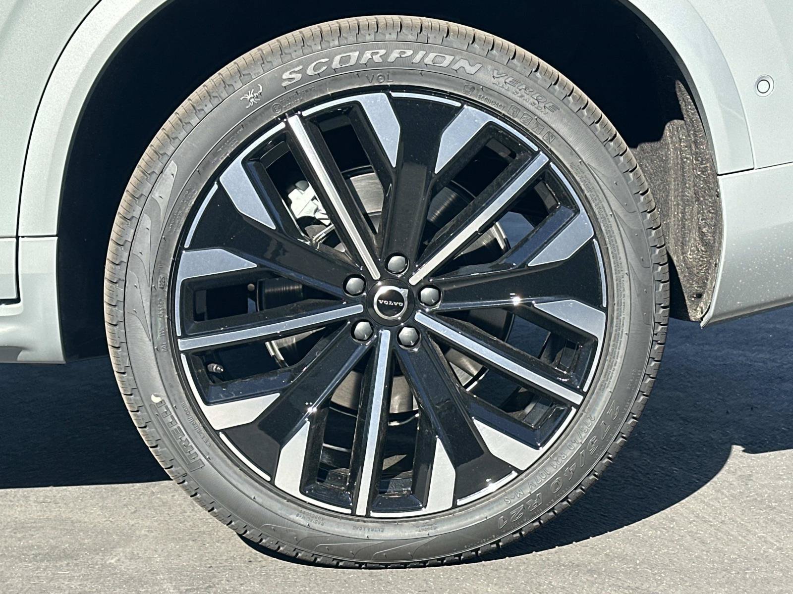 New 2026 Volvo XC90 T8 Ultra w/ Protection Package Premier AWD/4WD image 24