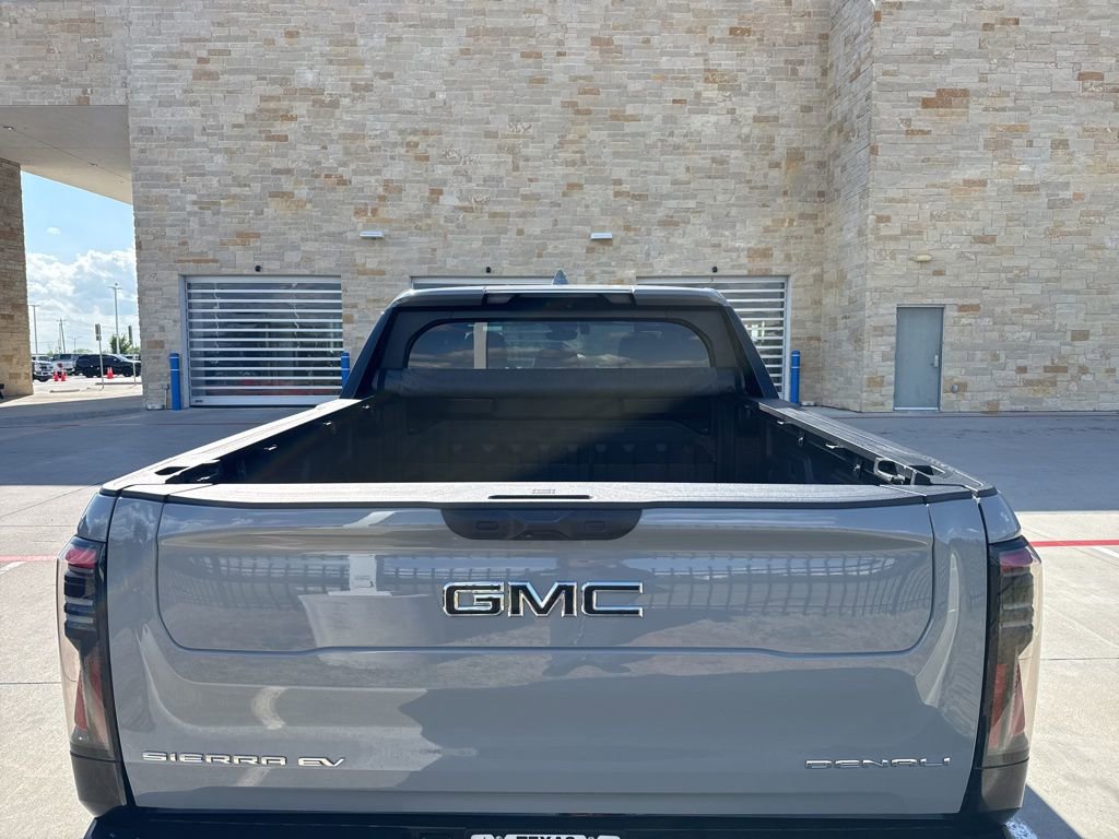 Used 2024 GMC Sierra EV Denali image 4