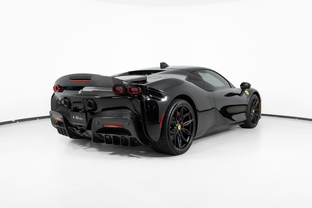 Used 2023 Ferrari SF90 Stradale AWD/4WD image 2