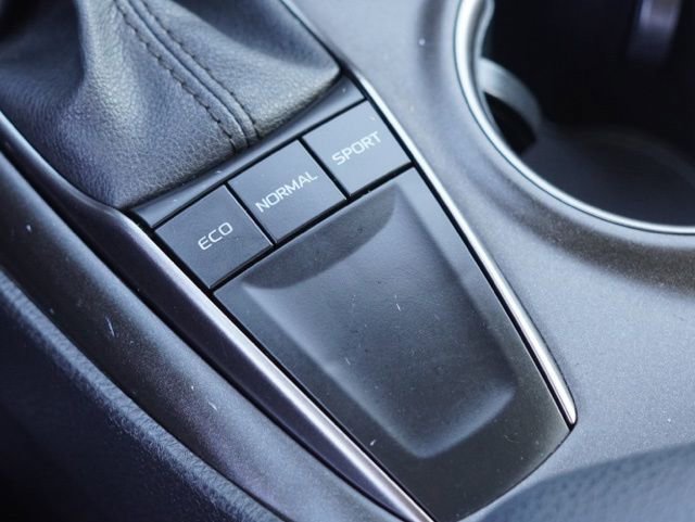 Used 2024 Toyota Camry SE FWD image 30