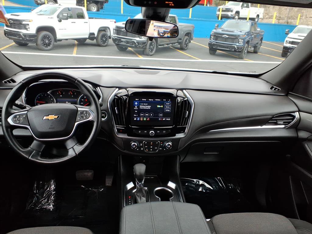 Used 2023 Chevrolet Traverse LT image 13