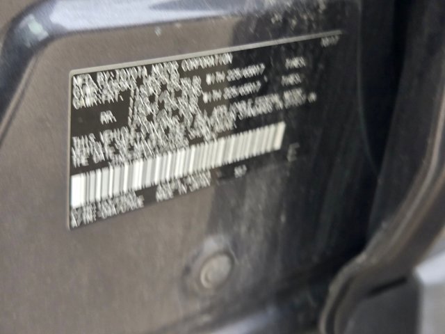 Used 2018 Toyota RAV4 LE image 19