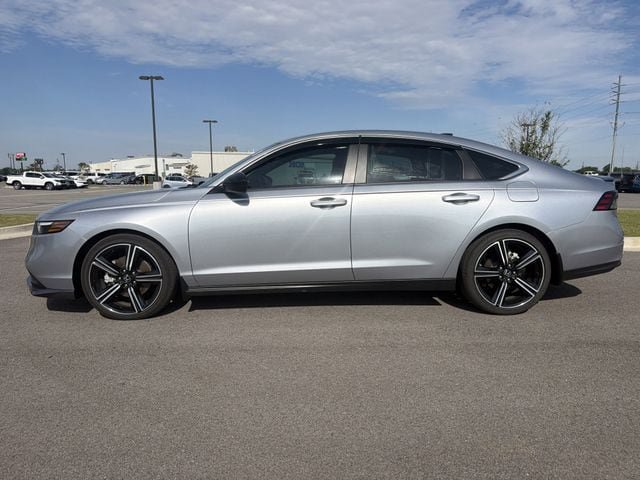 Used 2025 Honda Accord Sport image 2