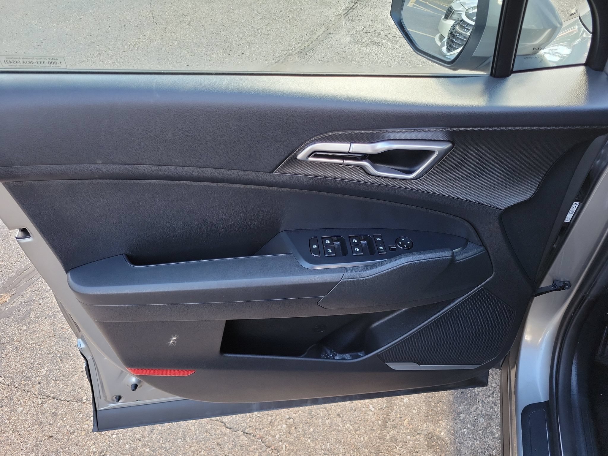 Certified 2025 Kia Sportage LX FWD image 7