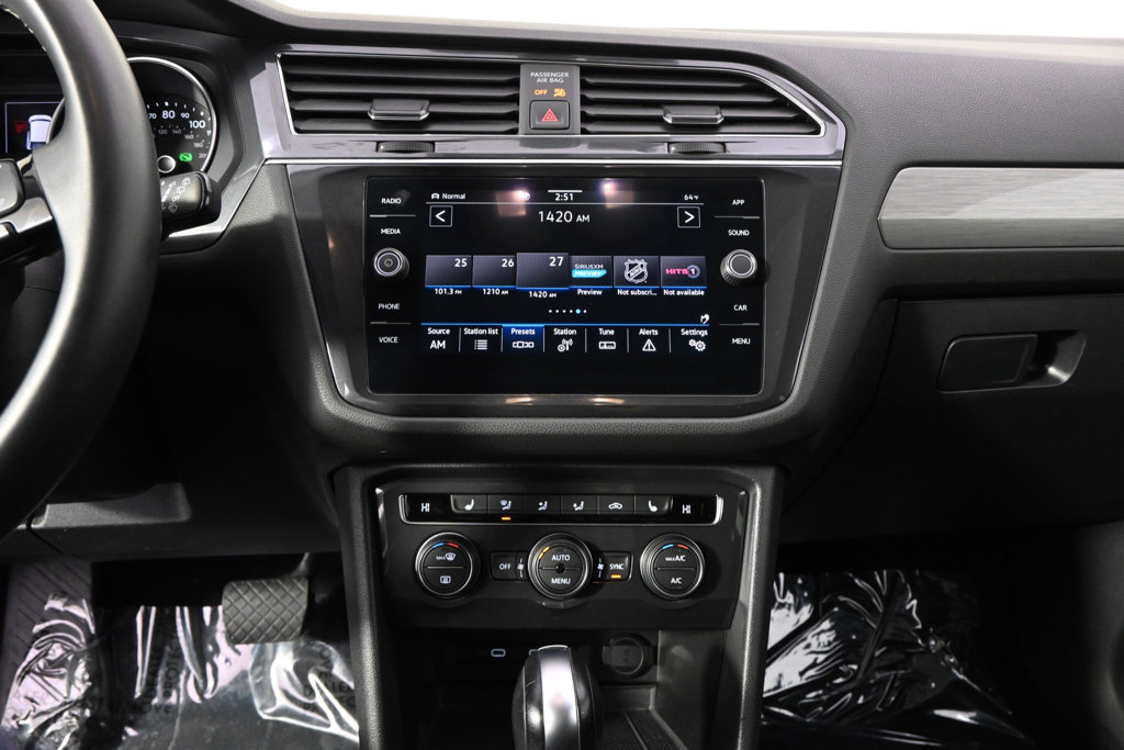 Used 2021 Volkswagen Tiguan SE AWD/4WD image 27