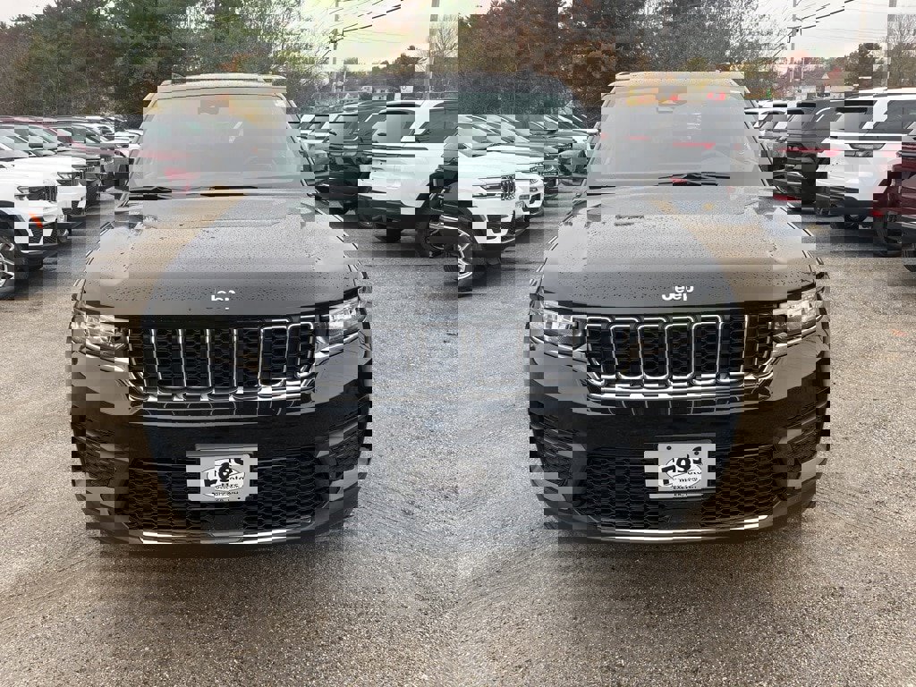 New 2025 Jeep Grand Cherokee Laredo X image 2