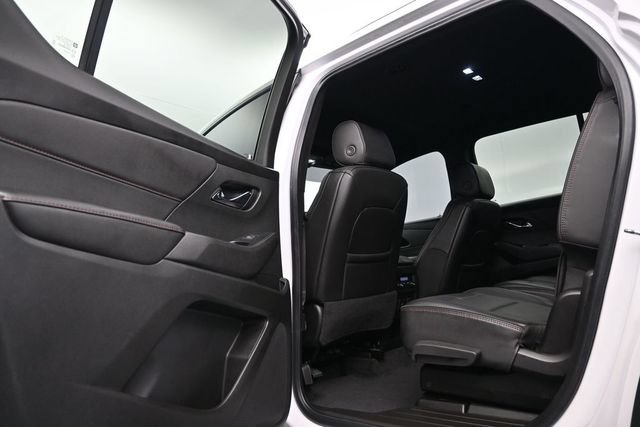 Used 2022 Chevrolet Traverse RS FWD image 13
