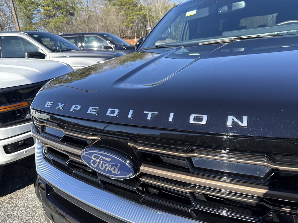 Used 2025 Ford Expedition Max King Ranch image 4