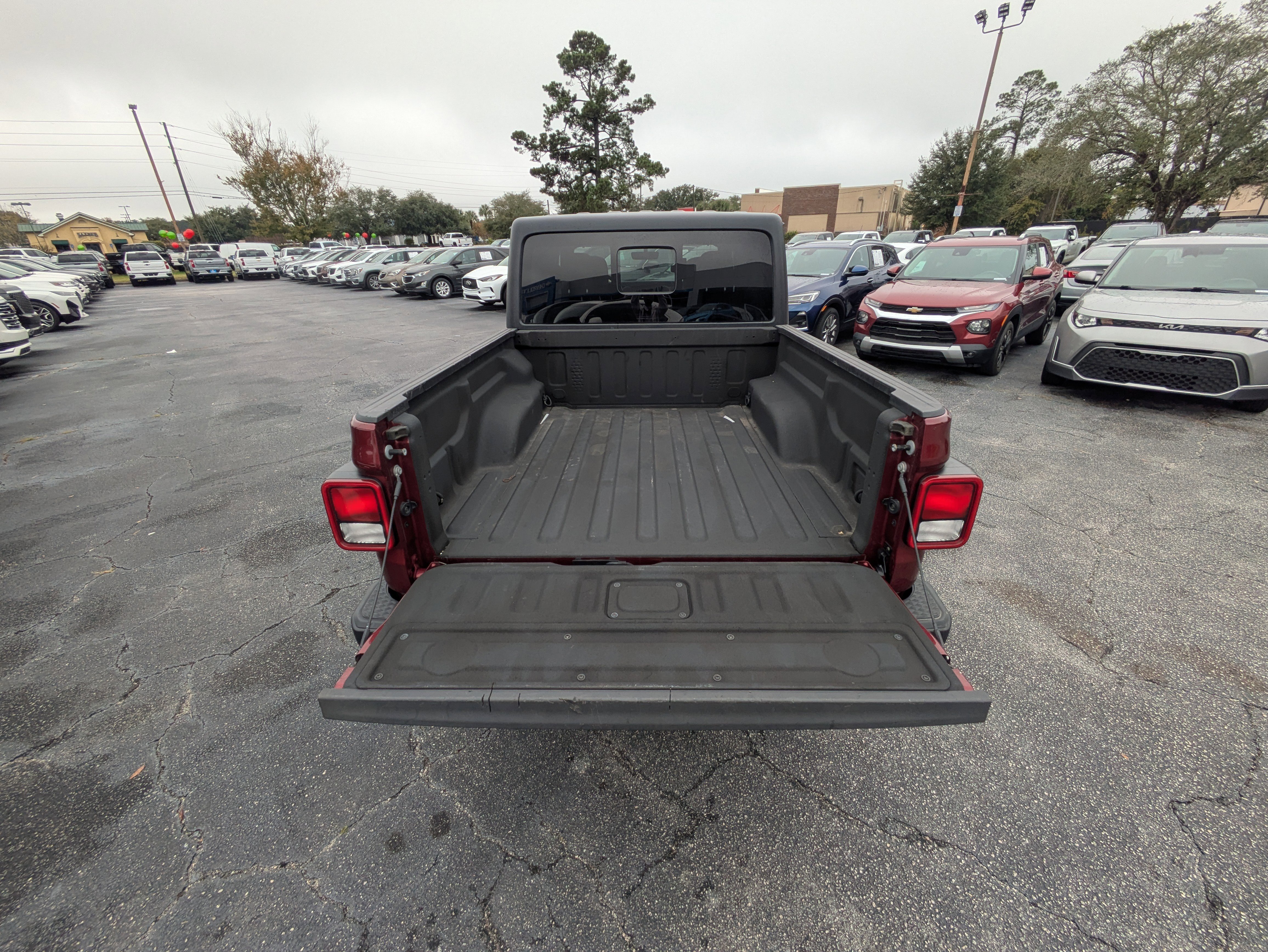 Used 2022 Jeep Gladiator Sport AWD/4WD image 7