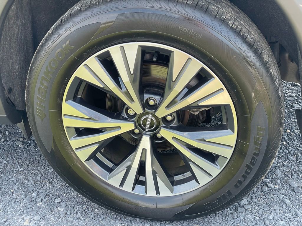 Certified 2022 Nissan Rogue SV w/ SV Premium Package AWD/4WD image 26