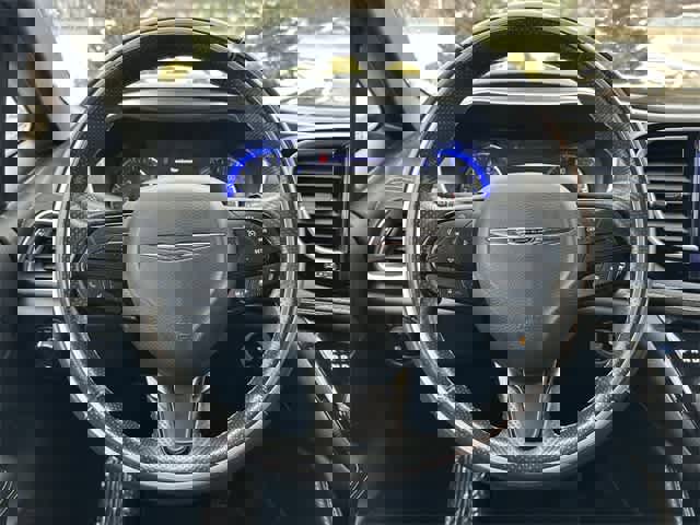 Used 2021 Chrysler Pacifica Limited w/ S Appearance Package image 8