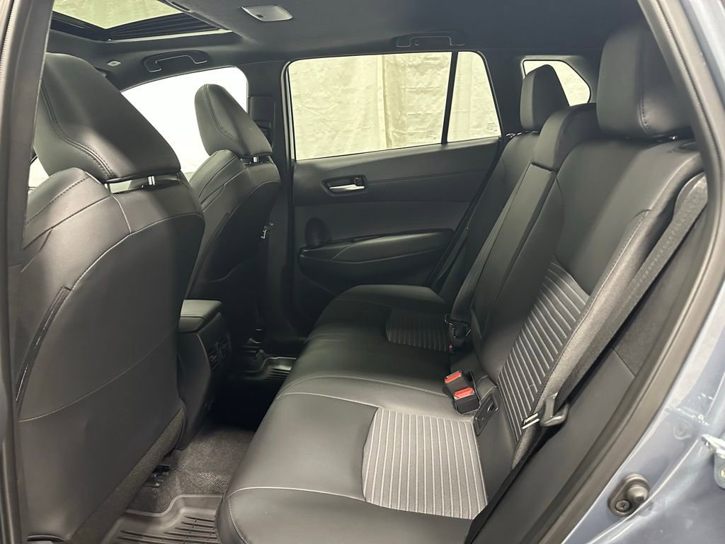 Used 2025 Toyota Corolla Cross XSE image 47