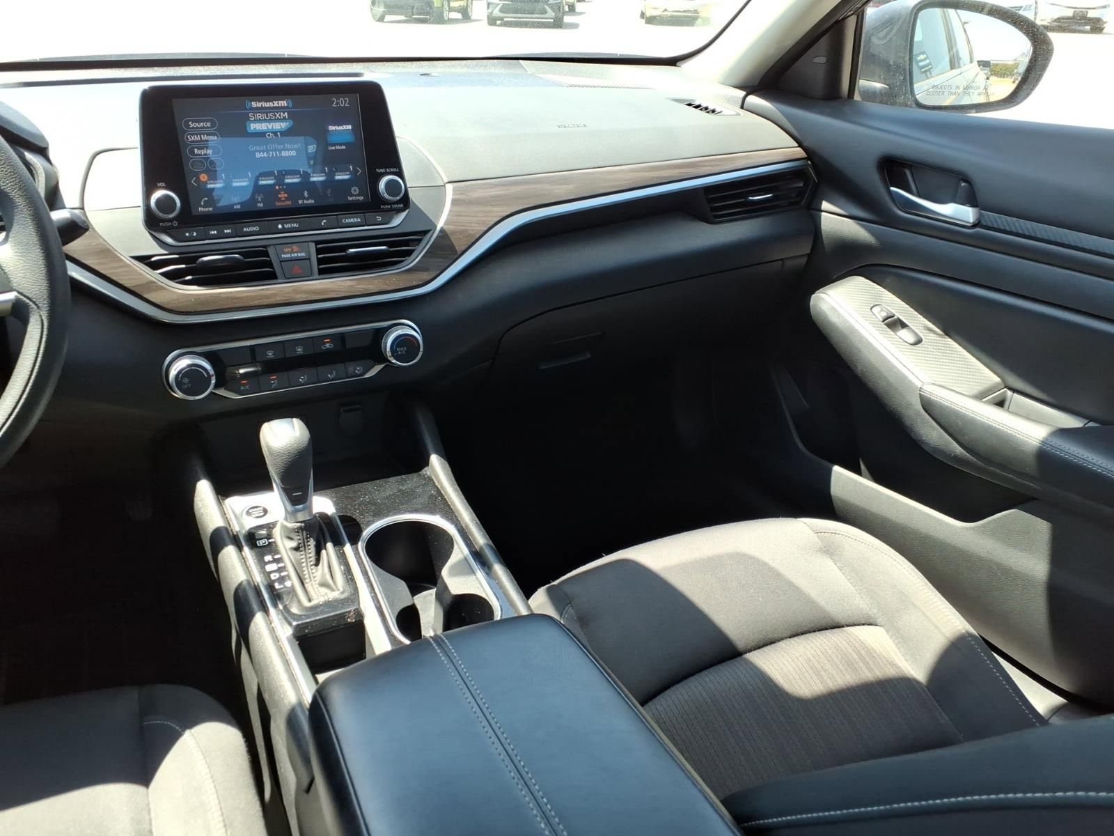 Used 2024 Nissan Altima 2.5 SV FWD image 14