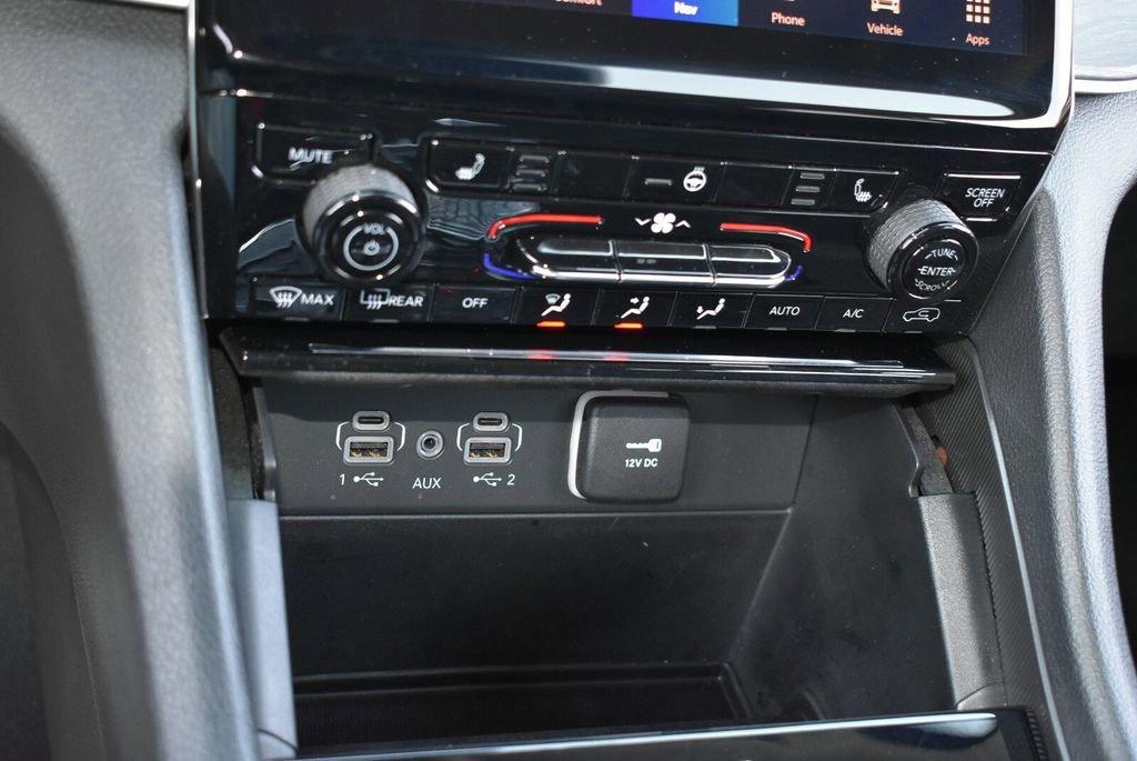 Used 2024 Jeep Grand Cherokee Limited image 20