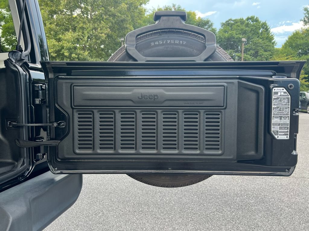 Used 2022 Jeep Wrangler Unlimited Sport w/ Sun And Sound Package AWD/4WD image 18
