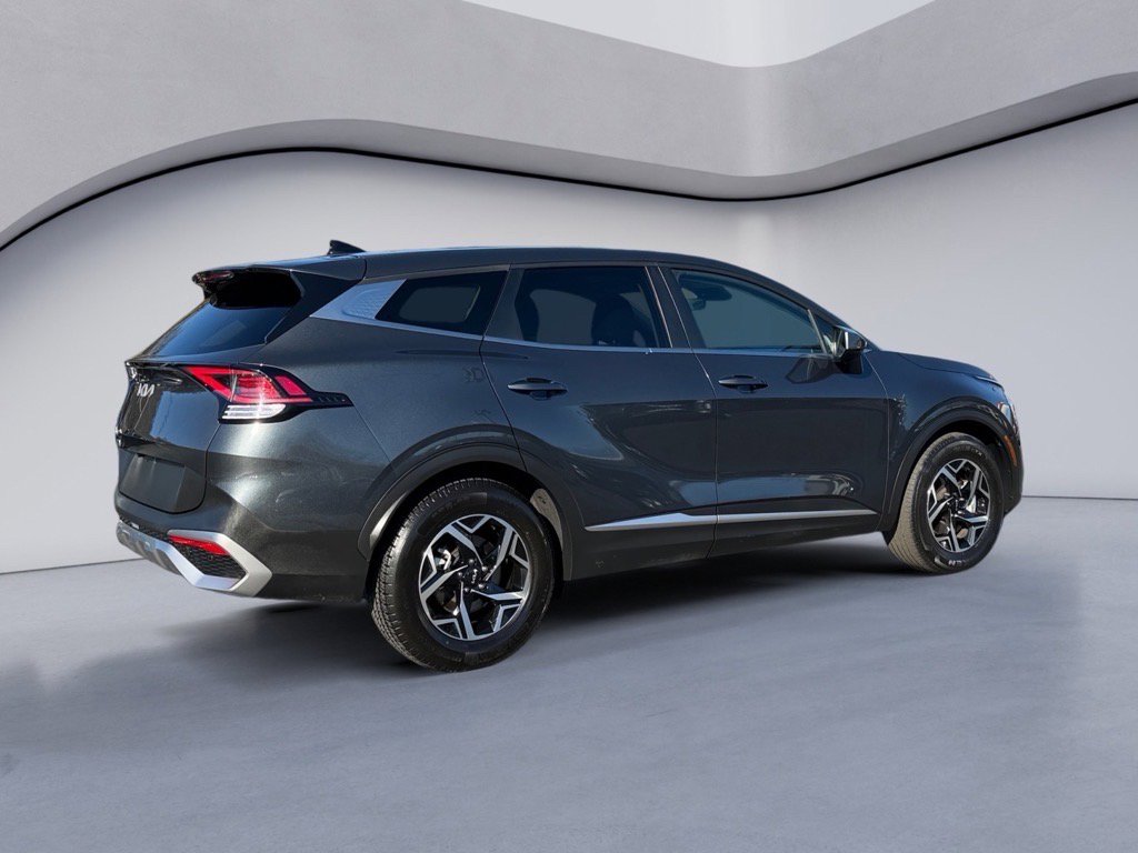 Used 2024 Kia Sportage LX image 4