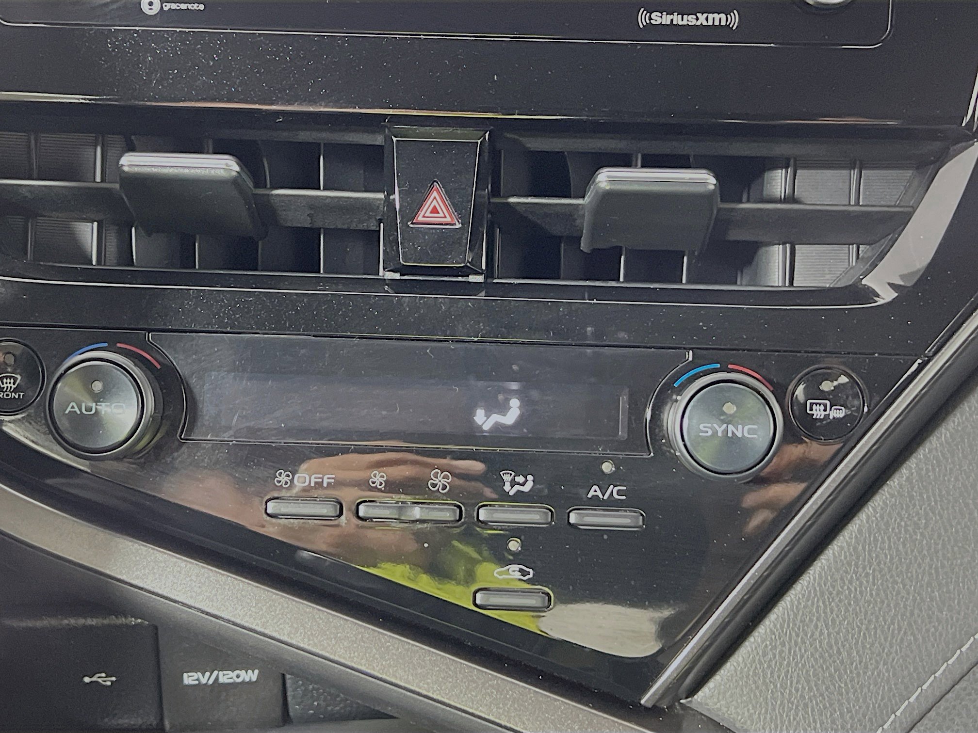 Used 2023 Toyota Camry SE image 25