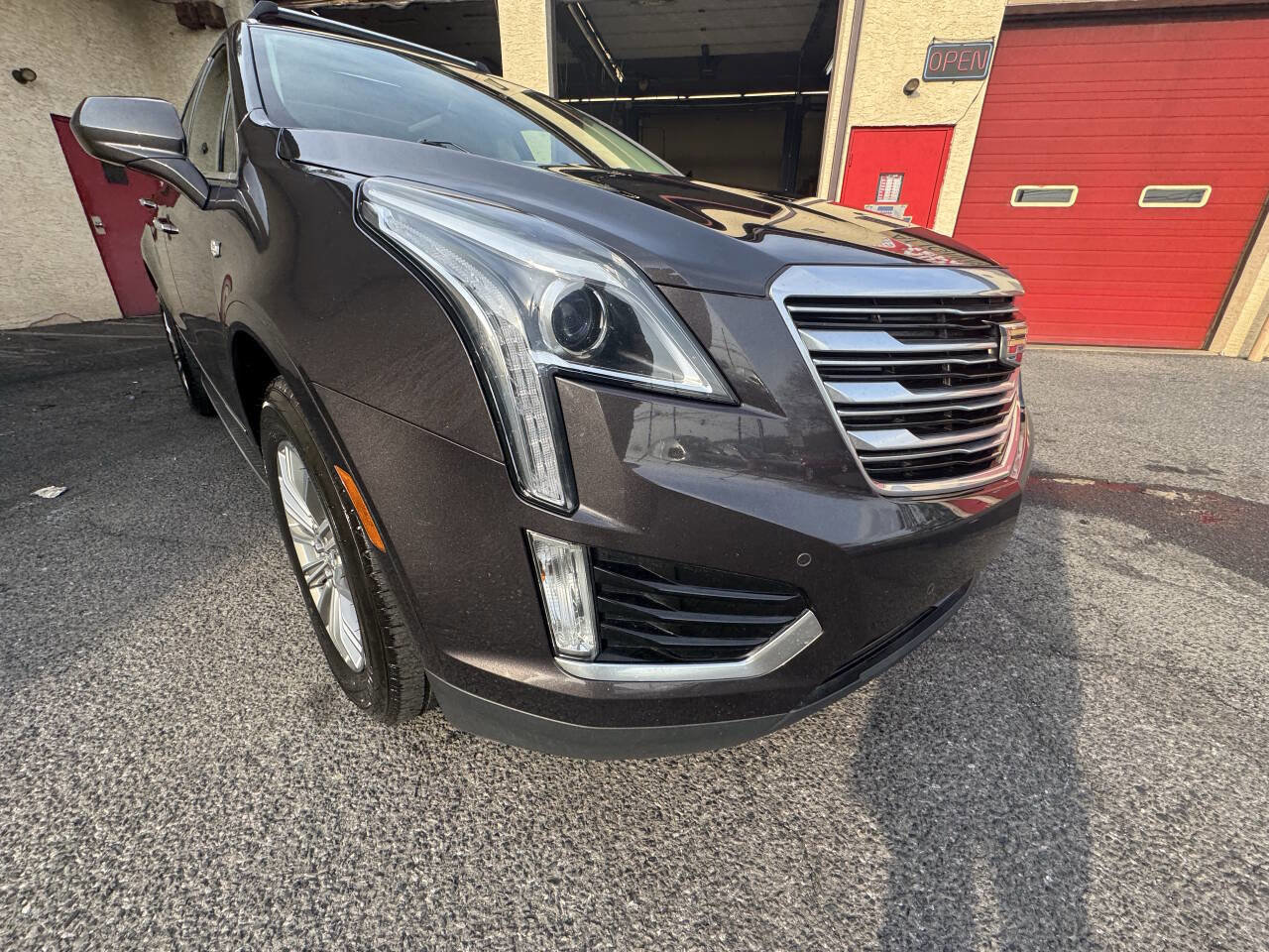 Used 2017 Cadillac XT5 Luxury w/ Driver Awareness Package AWD/4WD image 12