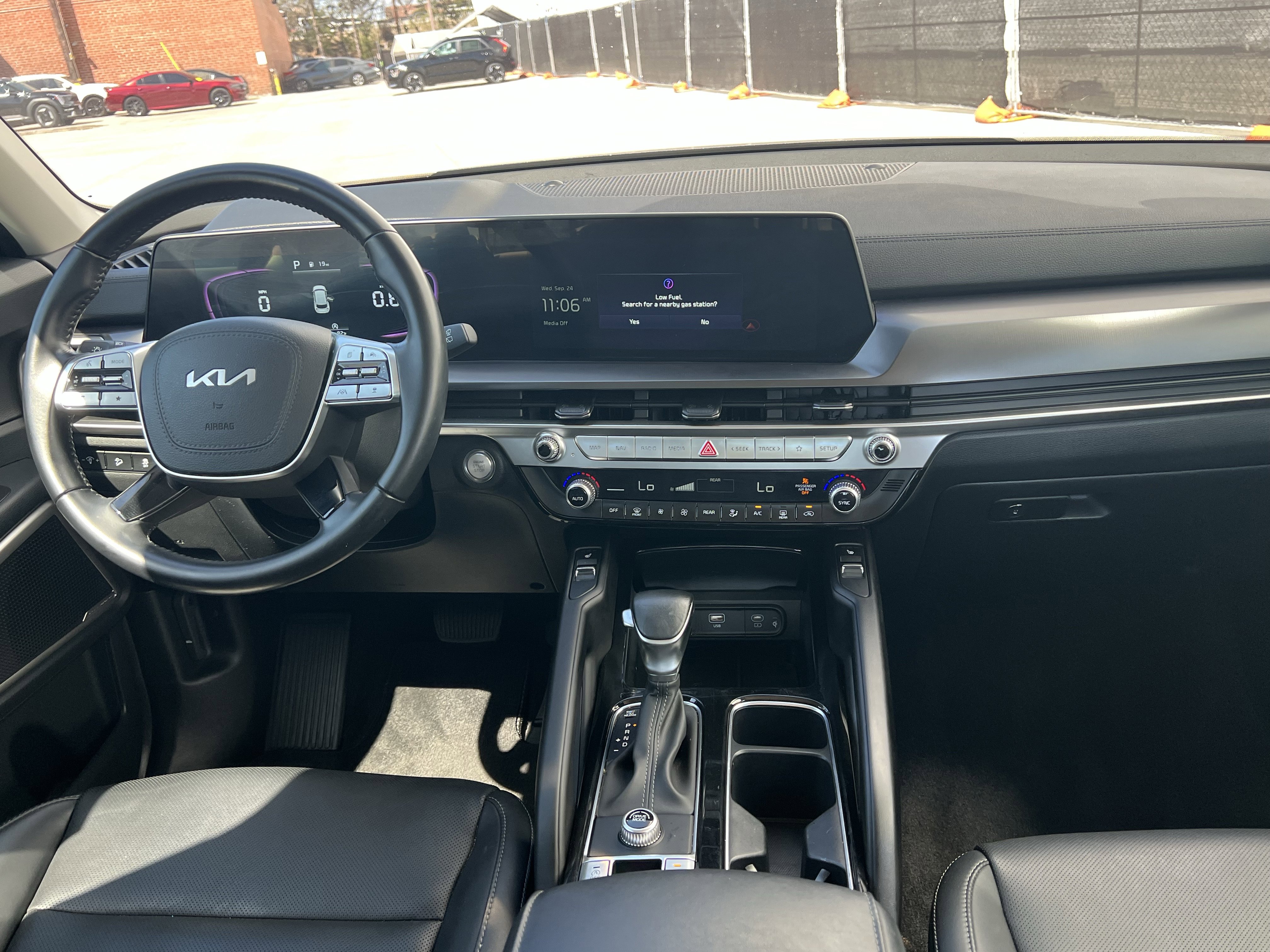 Used 2024 Kia Telluride S image 16