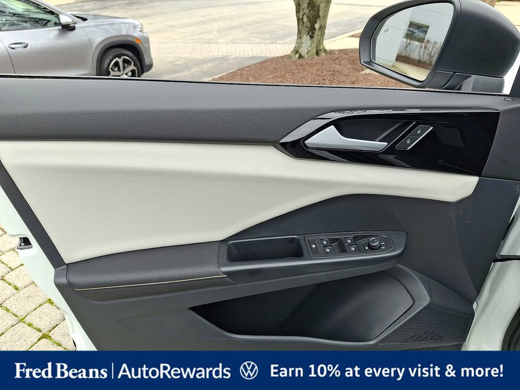 Certified 2025 Volkswagen Taos S AWD/4WD image 13
