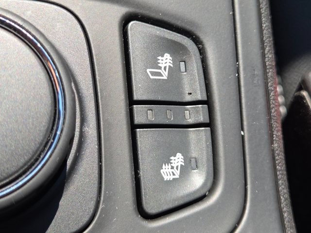 Used 2023 GMC Terrain SLT w/ Elevation Edition FWD image 5