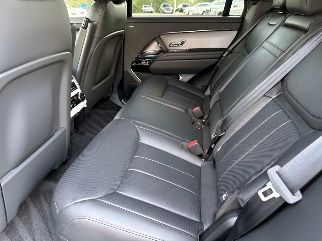 New 2026 Land Rover Range Rover Sport Dynamic SE AWD/4WD image 13